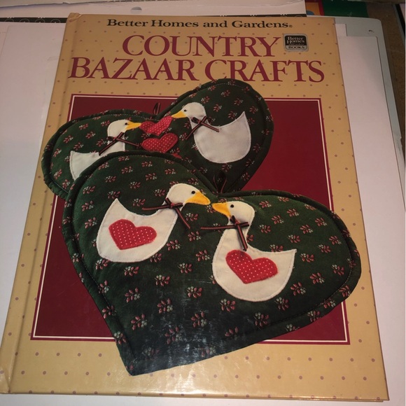 Better Homes And Gardens Country Bazaar Crafts- Christmas Is Coming preloved - Picture 7 of 7
